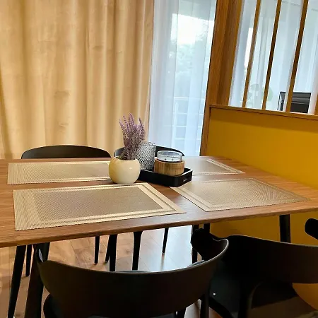 Apartament Za Ratuszem - Z Balkonem Радом Екстер'єр фото